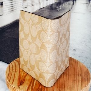 Passport Wallet COACH NWT